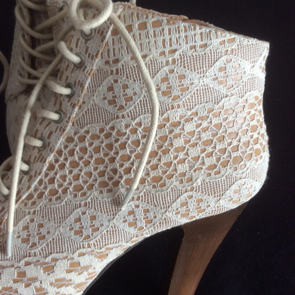 Qupid guc lace